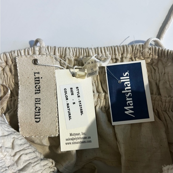 Cream Ruffled Crop Top - Picture 2 of 3